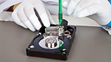 Hard Drive Recovery Tech: Understanding the Process