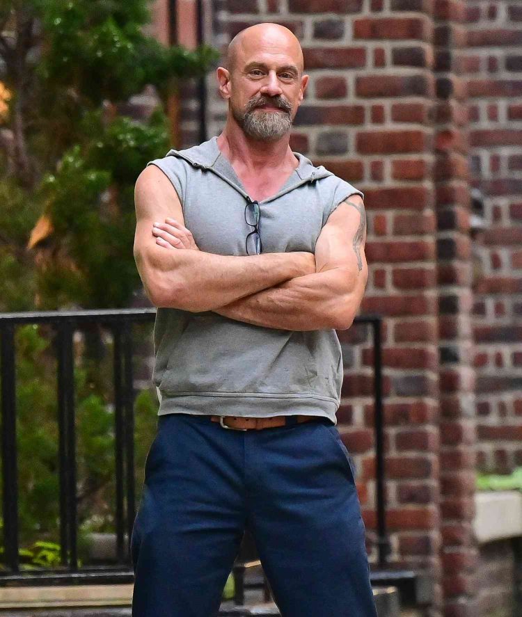 : Unveiling the Naked Truth: Chris Meloni’s Fitness Routine on Hoda & Jenna
